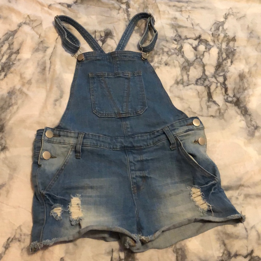 Overall shorts